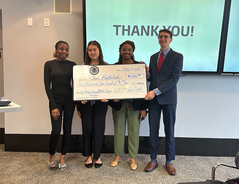 AI + Entrepreneurship Camp Pitch Competition winners - Team Healthlink