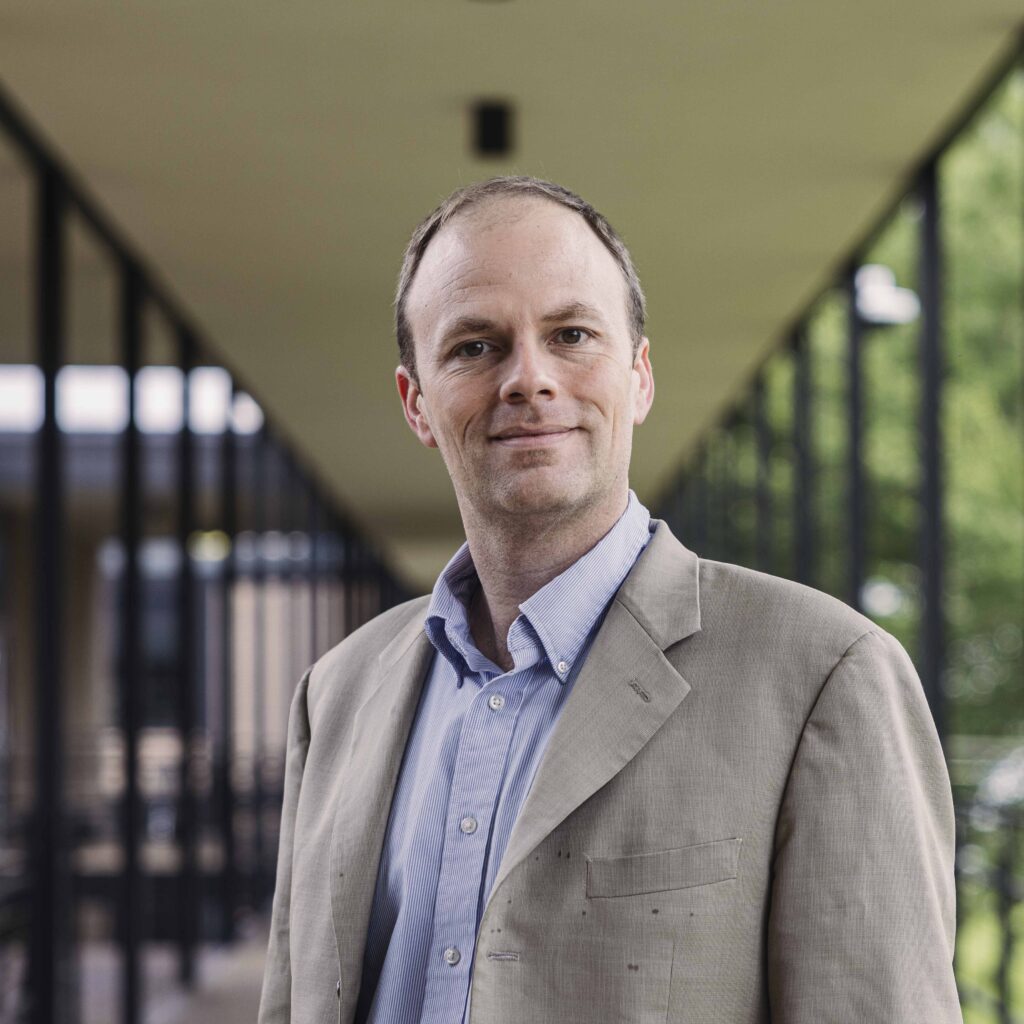 Dr. Christopher Wolfe